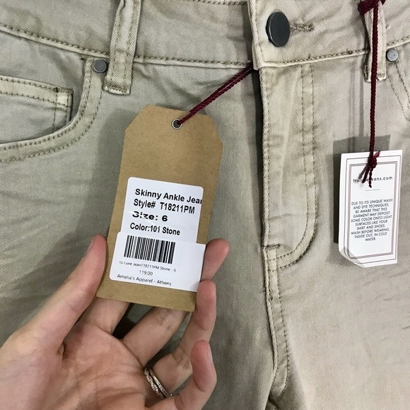 Tru Luxe Jeans Lasercut Embroidered NWT Size 6 Skinny Ankle - Picture 6 of 6